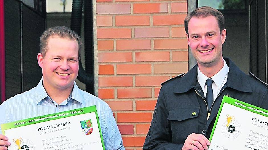 Die Strümper Urgesteine Stefan Deußen (l.) und Frank Mohr laden ganz Meerbusch zum „Mega-Sommerfest“ ein.