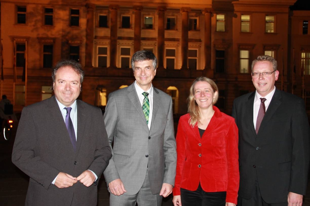 CDU-Fraktionschef Philibert Reuters, Peter Vermeulen, die Krefelder CDU-Bundestagsabgeordnete Kerstin Radomski und Krefelds CDU-Parteichef Marc Blondin.