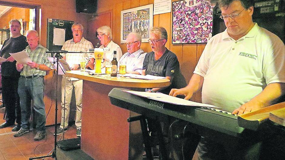 Das es beim Mundartabend immer lustig zugeht, das ist klar. Jetzt wurde sogar über ein Rezept für Eichhörnchen berichtet. Das soll in Missouri eine Delikatesse sein.