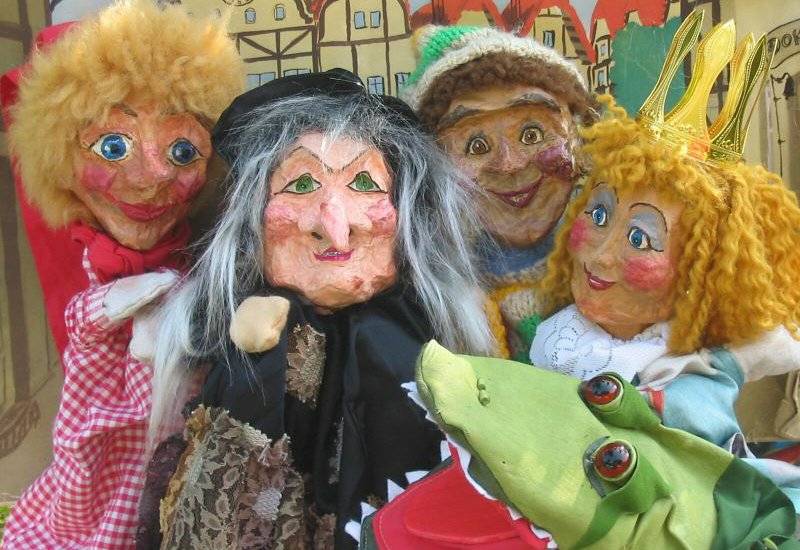 Das St. Töniser Kaspertheater Zipfelmütze führt um 13 Uhr "Verflixt und zugehext" und um 15 Uhr "Kasper und der zerstreute Professor" auf.