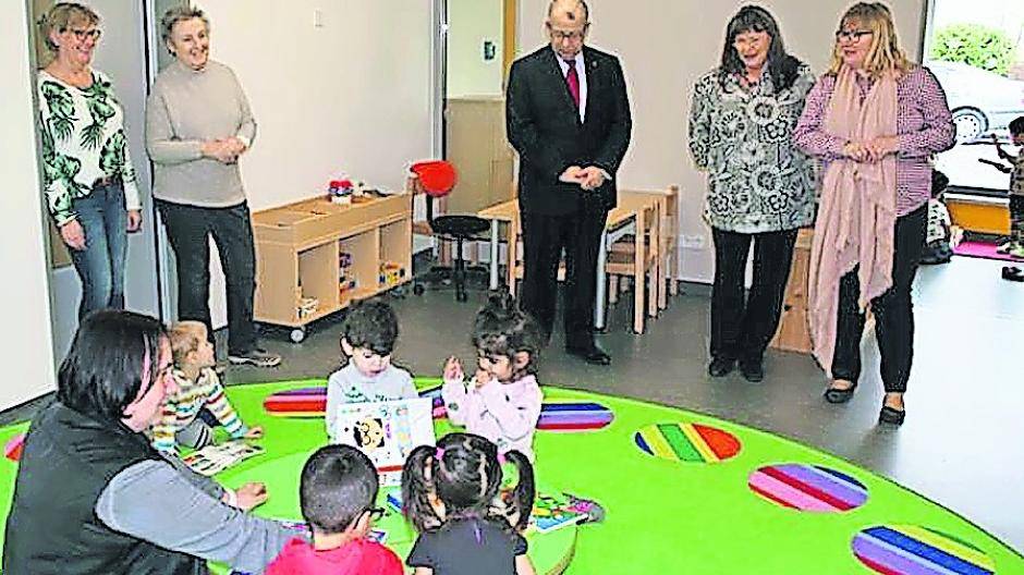 SPD-Landtagskandidatin Nicole Niederdellmann-Siemes (r.) stattete mit ihren Meerbuscher Parteikollegen dem „Sonnengarten“ einen Besuch ab.