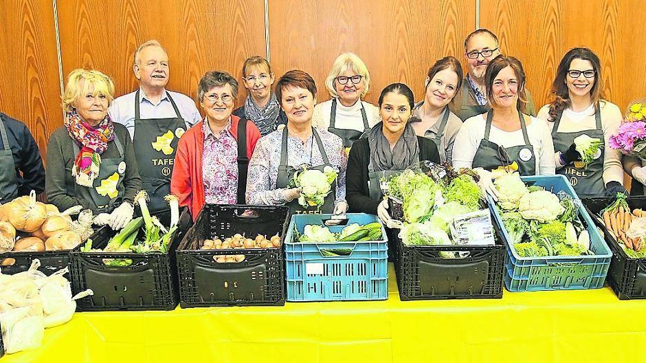 Bei einem Probetag lernten die Ehrenamtler die ersten Kunden und die Abläufe kennen, bevor es am Donnerstag offiziell losgeht.