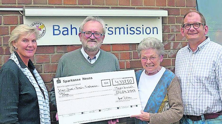 Spende für Bahnhofsmission