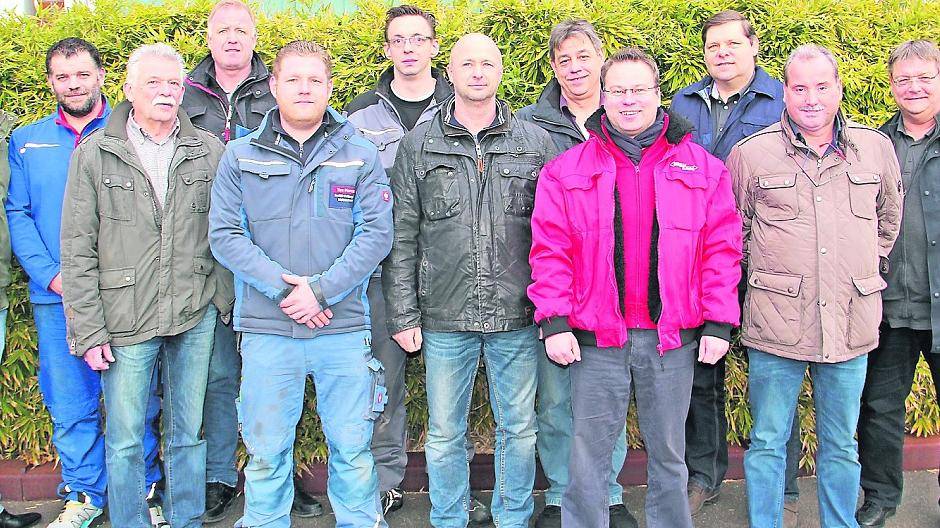  Auch an den Feiertagen und abends sorgen die Heimathandwerker für ein warmes und helles Zuhause. 