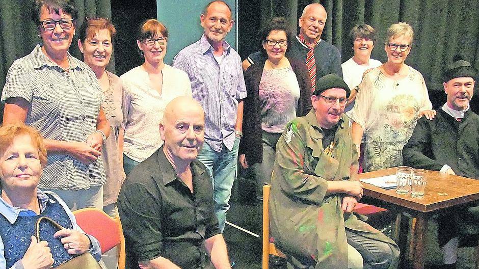 Die Schauspieler des Buretheaters. Sie sind nicht nur spitze auf der Bühne, sie haben das Herz auch am rechten Fleck.