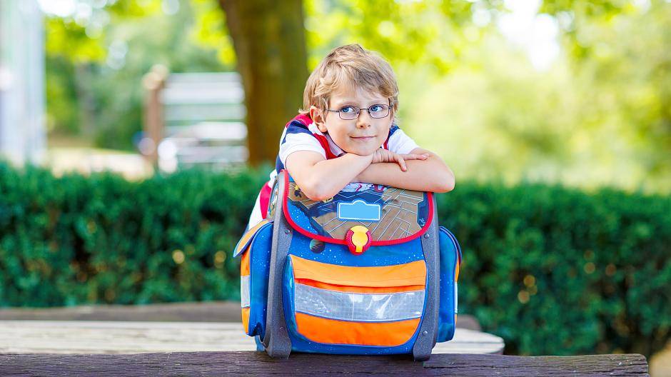 Zuschüsse aus dem Bildungs- und Teilhabepaket gibt es auch für Tornister, Sportzeug und anderen Schulbedarf