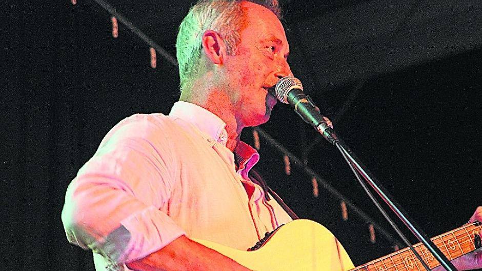  Sing mal mit Johannes! Johannes Brand lädt zum Mitsing-Abend am Dienstag nach Osterath ein. 