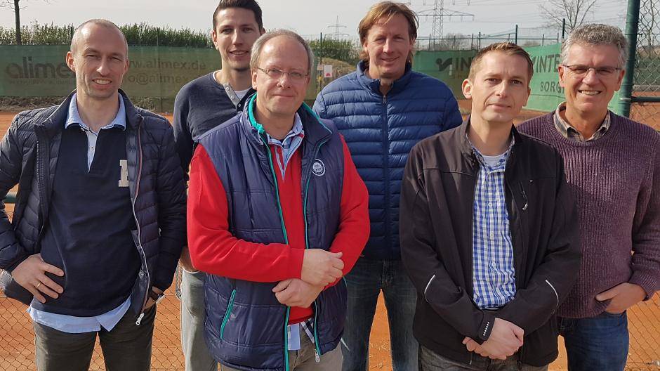  Der aktuelle Vorstand des TC Bovert (v.l.): Kassenwart Marc Schiffer, Schriftführer Christoph Baumeister, 2. Vorsitzender Ingo Lange, Sportwart Thomas Ante, Jugendwart Hanns Anderson und 1. Vorsitzender Bert Müllejans. 