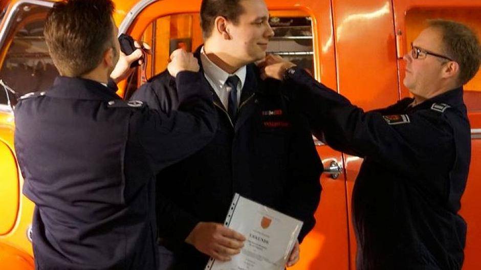  Auch Ehrungen nimmt der Löschzug Osterath vor.Für die Geehrten ist das immer ein besonderer Moment.  