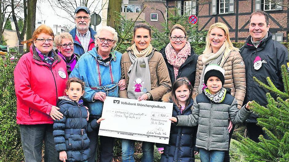  Freuten sich: Manuela Küsters, Doris Brachten, Werner Ophoven, Edelgard Ophoven, von Ladies´ Circle Stephanie Linkens, Eva Fink, Sabrina Münch, Philip Dziuba von Papillon. 