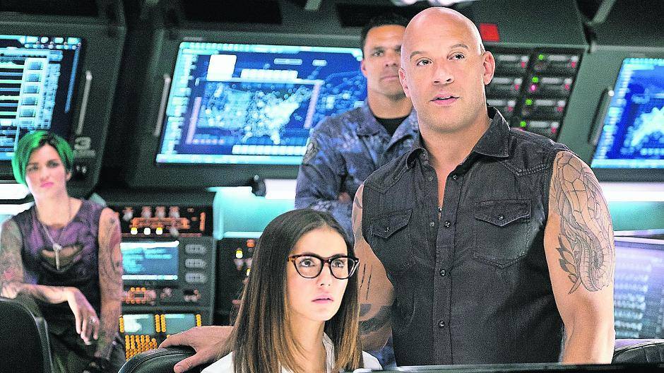 Vin Diesel (l.) kommt als Xander Cage zurück auf die Leinwand. Im dritten Teil der „xXx“-Reihe dürfen sich die Zuschauer wieder auf Action pur freuen.