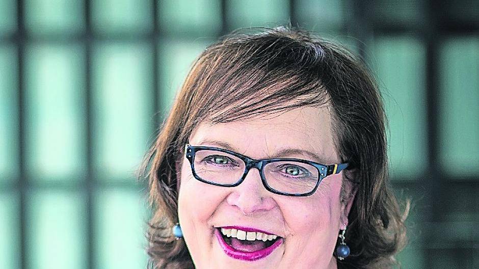 Hofft auf 77 Snipsl-Abonnenten, die ihr aktuelles Buchprojekt, einen Liebesroman, kritisch begleiten.