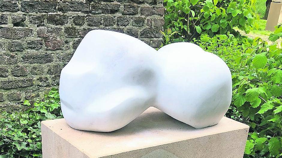  Titel „Opfer“: Jürgen Möller beschäftigt sich in seinen Skulpturen mit dem fragmentarischen Zustand des Körpers. 