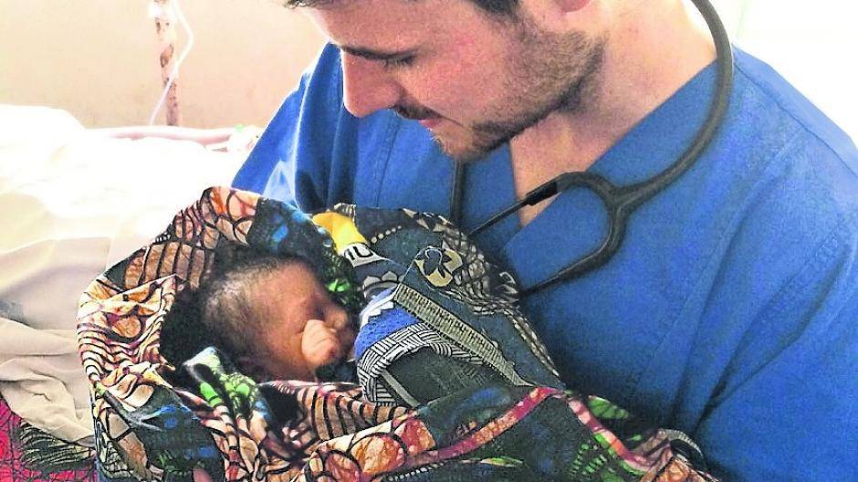 Florian Jansen hat im Hospital St. Anne’s und in den Außenstationen bei vielen Geburten assistiert. 