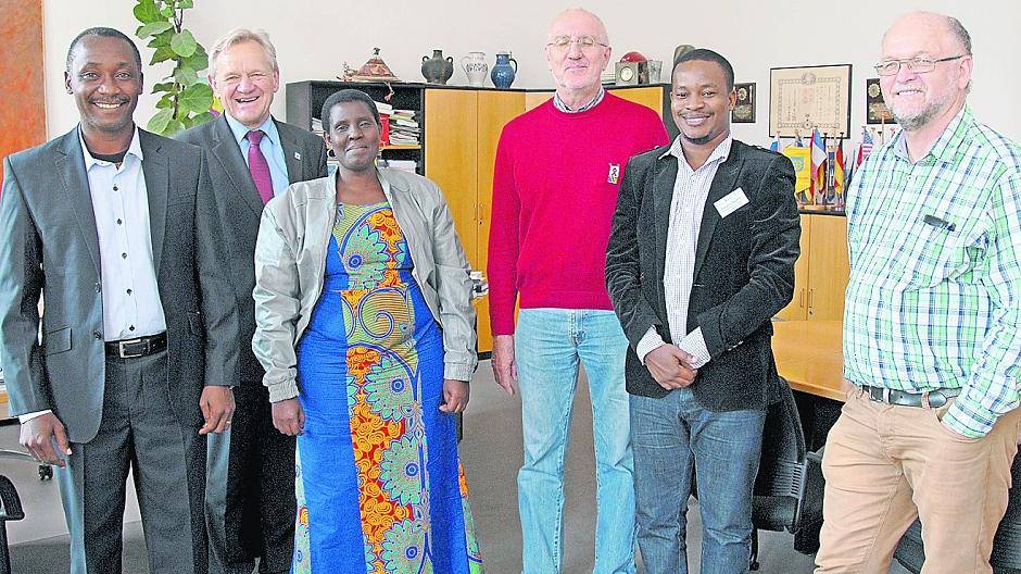 Besuch aus Tansania im Schloss Neersen