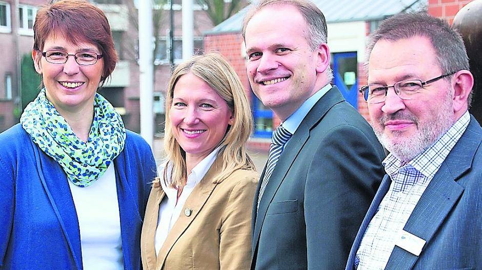  Jetzt soll der Verein Leistende Landschaften, kurz Lei.La, vor allem die praktische Arbeit aufnehmen (von links): die Regionalmanagerinnen Ute Neu und Simone Schönell, Nettetals Bürgermeister Christian Wagner und Wirtschaftsförderer Dietmar Sagel. 
