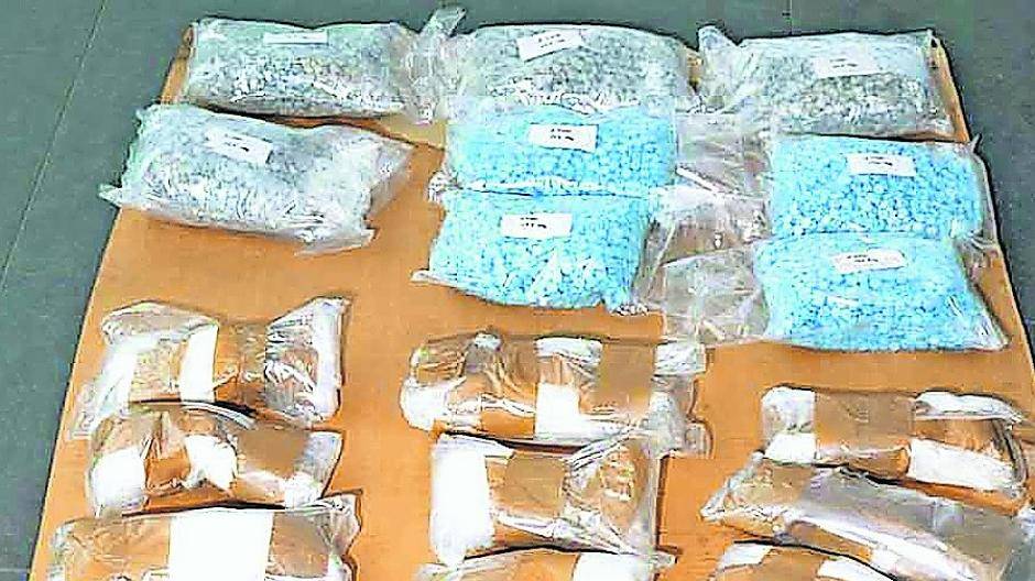 20 000 Ecstasy-Pillen und 16 Kilogramm Amphetamin fanden die Ermittler im Wagen eines 46-jährigen Mannes, der noch bis vor kurzem in Niederkrüchten gemeldet war.