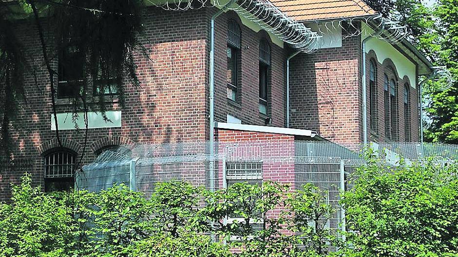  Die Jugendforensik der LVR-Klinik Viersen. Zwölf junge Männer im Alter zwischen 16 und 21 Jahren werden hier derzeit behandelt. Fotos (2): Christiane Samuel 