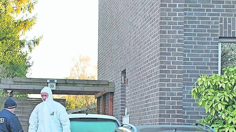 In einem Zweifamilienhaus an der Straße An Felderhausen tötete ein 43-Jähriger am vergangenen Sonntag seine frühere Lebensgefährtin (45) und ihren 17-jährigen Sohn.