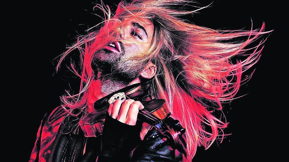 David Garrett geht bald mit seiner Show „Explosive“ auf Konzerttournee. Extra-Tipp-Redakteur Kellys Grammatikou hatte die Gelegenheit, den Star-Violinisten zu treffen.
