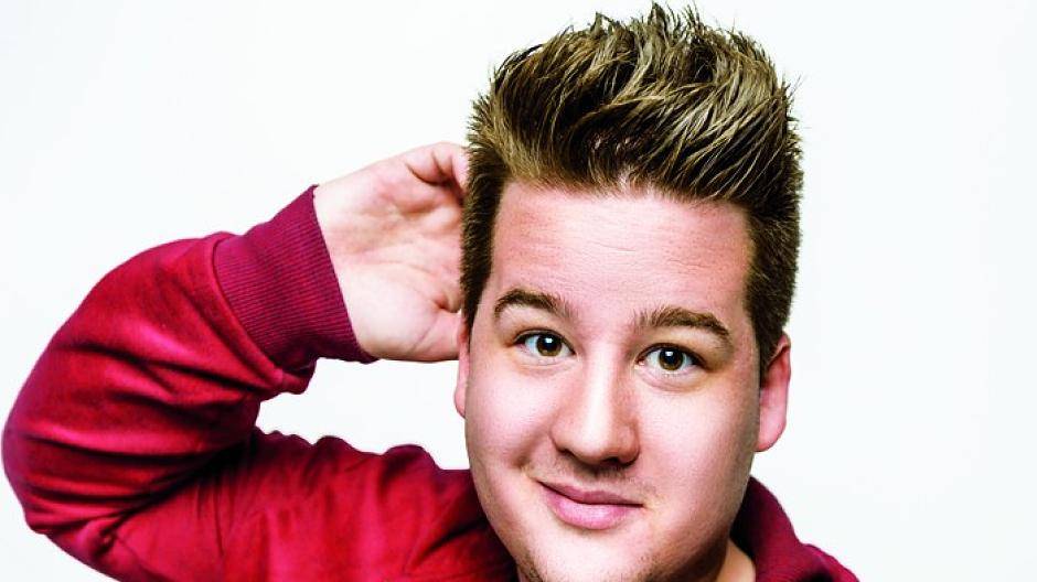 Darf er das? Er darf das und beweist es am 7. April im Kunstwerk Wickrath: Chris Tall.