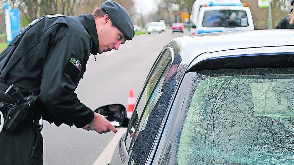  Am Mittwoch kontrollierte die Polizei 382 Fahrzeuge im Kreis Viersen. 
