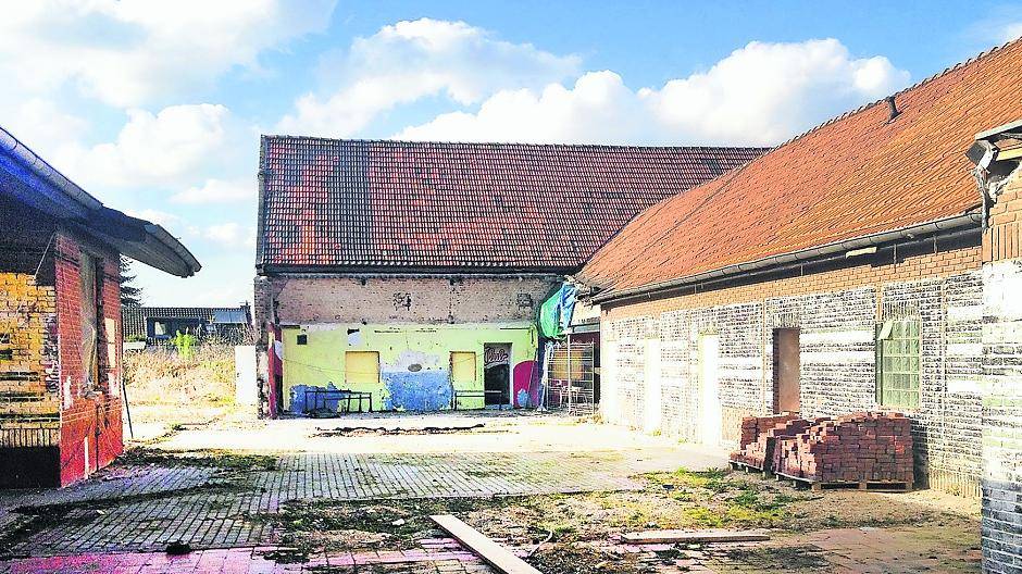 Der Kneppenhof heute: Das eine oder andere müsste noch erledigt werden. Früher war der Kneppenhof eine Discothek.