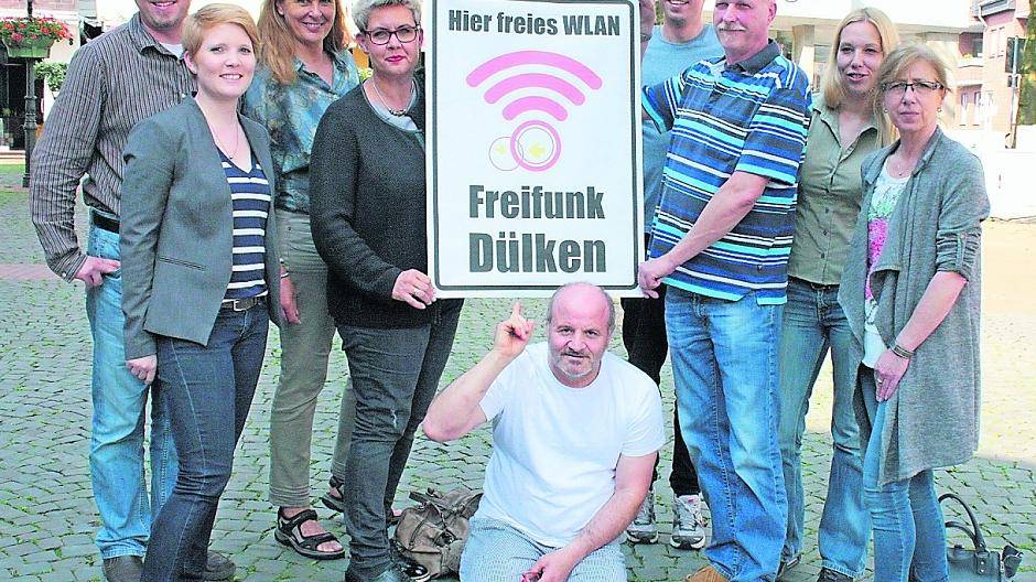  „Hier gibt es freies WLAN“ - Die Dülkener Geschäftsleute und Einzelhändler sind stolz auf ihr Freifunk-Projekt. 