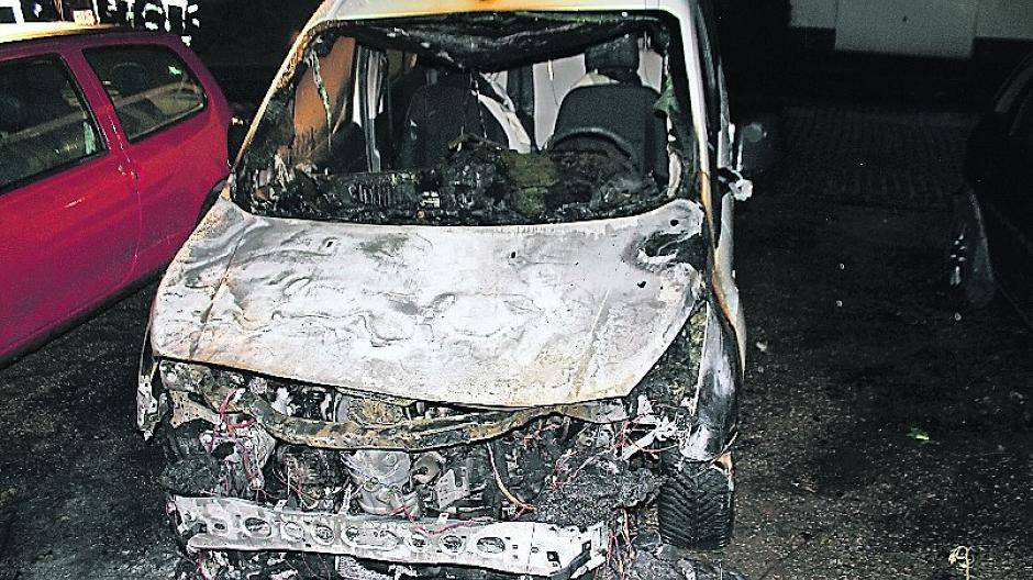Brennende Autos: Kripo sucht Zeugen