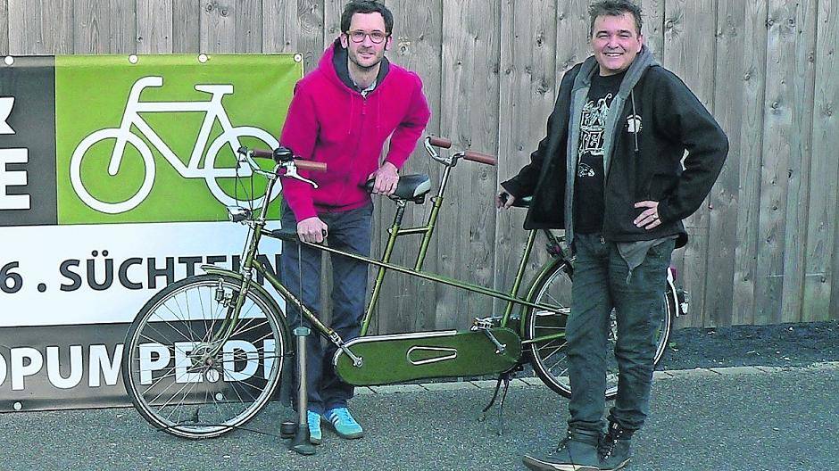  Markus Heines (links) und Christoph Tappeßer sind bereit für „Luft und Pumpe“. Am Samstag, 21. Mai, kann man diese außergewöhnliche Radtour erleben. 