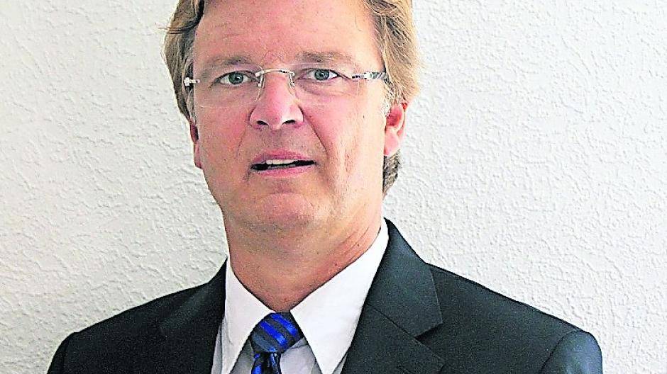  Dr. Berthold Stentenbach, Leiter des Finanzamts Viersen, gibt Tipps für Verdienst in den Ferien. 