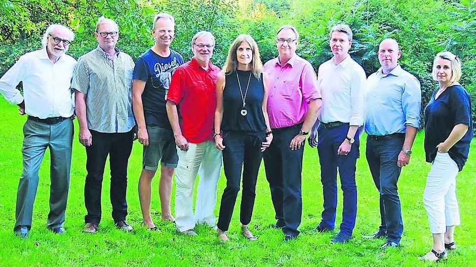 Der neue Vorstand der MIT Nettetal (von links): Edmund Suthor, Manfred Göppert, Thomas Timmermanns, Dr. Andreas Bükers, Helma Josten, Ralf Stobbe, Marco Wärntges, Markus Lücker und Vera Gäbler.