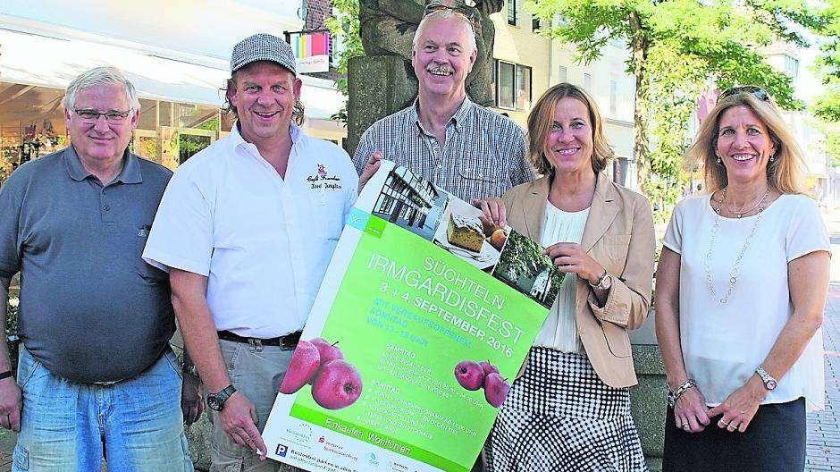 Olaf Fander (Werbering), Fred Junglas (Café Franken), Künstler Richard Caelers, Bürgermeisterin Sabine Anemüller und Christiane Brühl (Stadtmarketing) stellten nun das Programm für das Süchtelner Irmgardisfest vor.