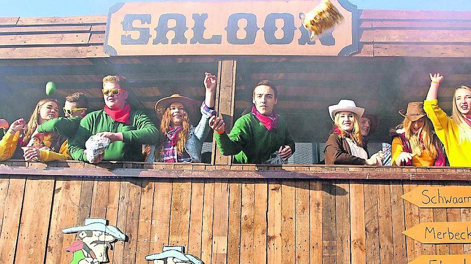  Der Lindwurm schlängelt sich durch Niederkrüchten ab 14.11 Uhr. 