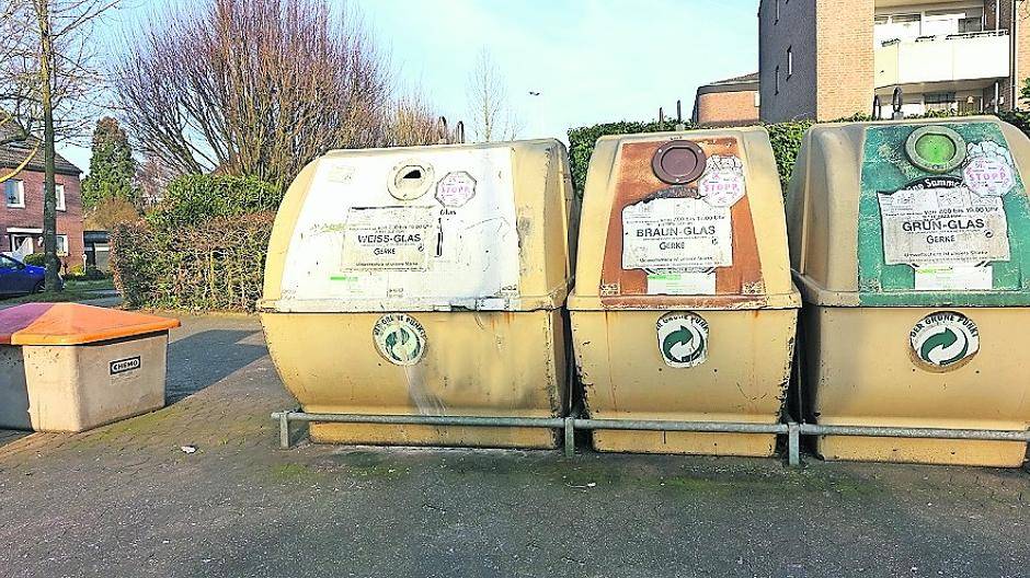 Kein Papiercontainer mehr an der Ecke Caudebec-Ring/ Seerosenstraße in Lobberich — mit dem Resultat, dass es nun wesentlich sauberer ausschaut als noch vor anderthalb Jahren. Fotos: Uli Rentzsch