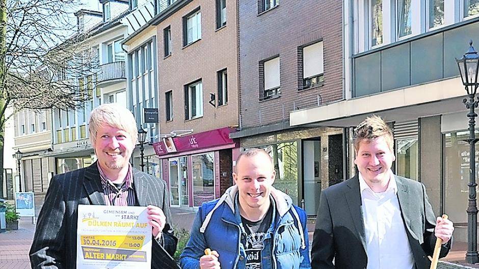  Gewappnet für die Aktion „Dülken räumt auf“ sind Andreas Goßen vom DülkenBüro, Michel Jansen vom Freundeskreis Querbeet und Roberto Debill von Remondis (v.l.). 