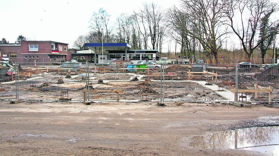  Ortstermin mit Baudezernentin Susanne Fritzsche (Mitte) (von links): Jutta Heintz (Immobilienmanagement der Stadt), Ralf Kleinrosenbeck (dreika Planungsgruppe), Ronald van Zanten (Baubetriebshof) und Rudolf Ucher (Immobilienmanagement). Fotos: Uli Rentzsch 