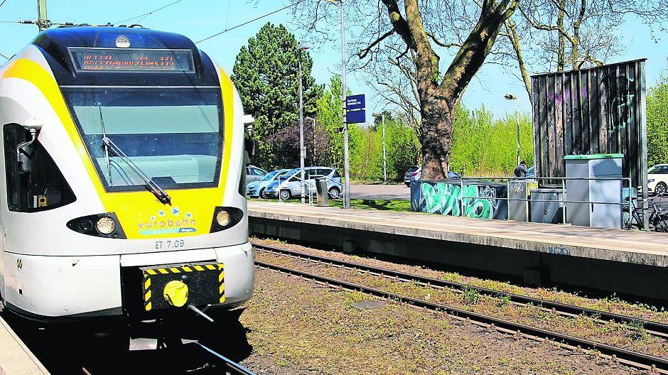 Kein schöner Anblick: Wer in Richtung Ausgang will, „muss da durch“.