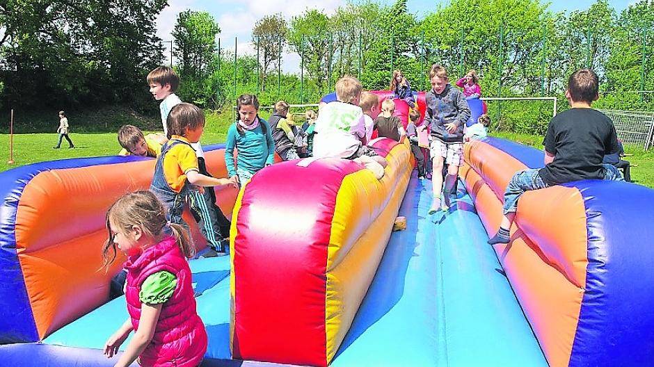  Spaß beim Familienspielfest ist in Lüttelforst garantiert.  