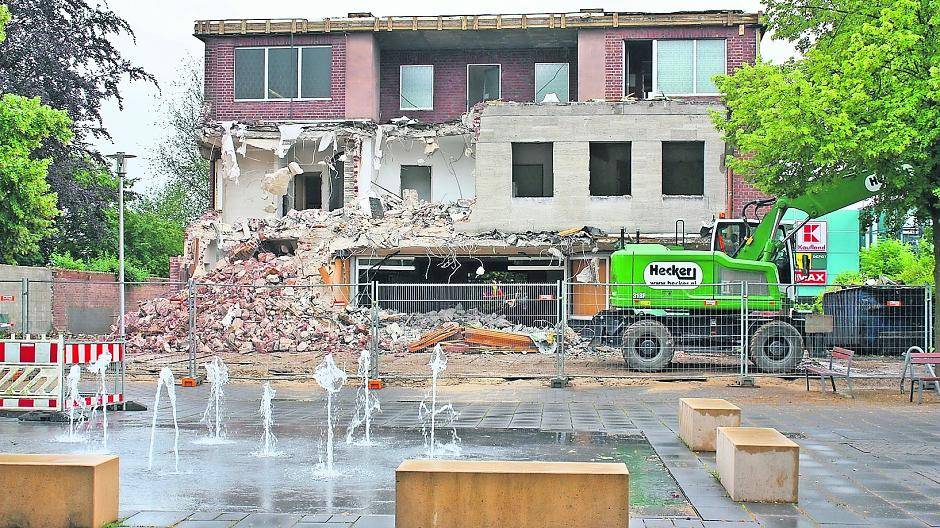 Vom ehemaligen Kino wird bald nichts mehr übrig sein - es entsteht ein neuer Kaufhauskomplex.