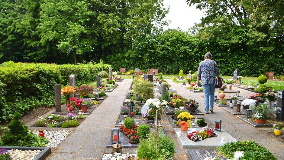 Urnengräber auf dem Friedhof in Kaldenkirchen.