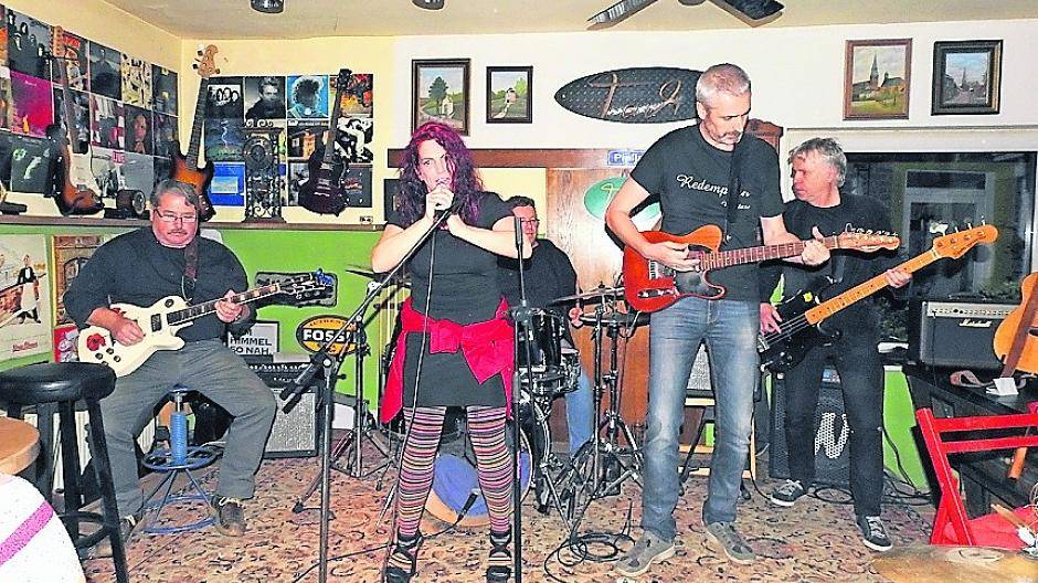 Traditionell gutes Repertoire und guter Sound: die Odysseus Schuppenband im Kaldenkirchener Tach!