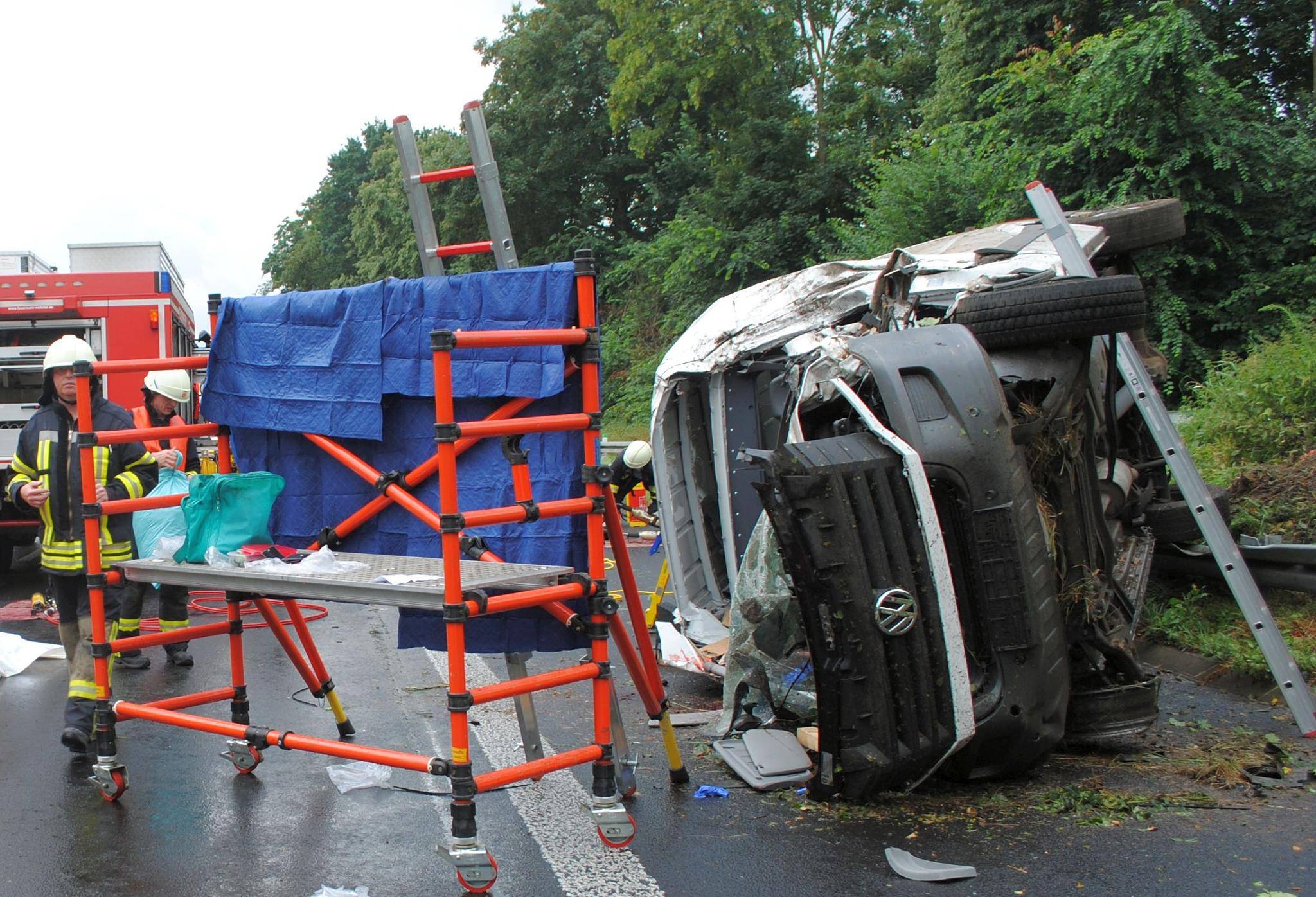  Leider kam bei dem Unfall auf der A61 der Fahrer dieses Wagens ums Leben. 