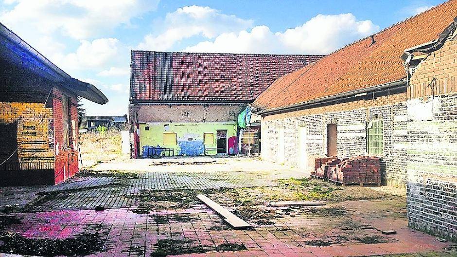 So sah es noch im Frühjahr aus: Die ehemalige Discothek in Hinsbeck-Glabbach — der Kneppenhof. Fotos: Uli Rentzsch