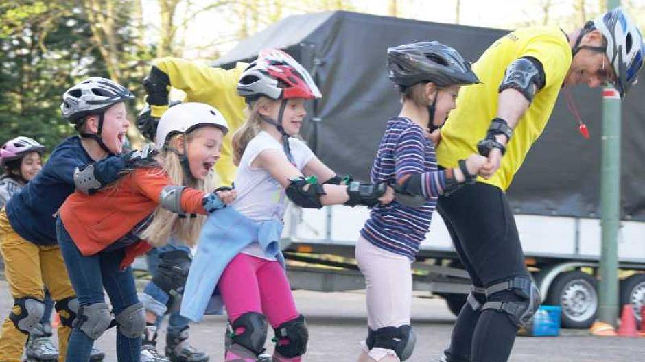 Meerbuscher Kids auf Inlinern