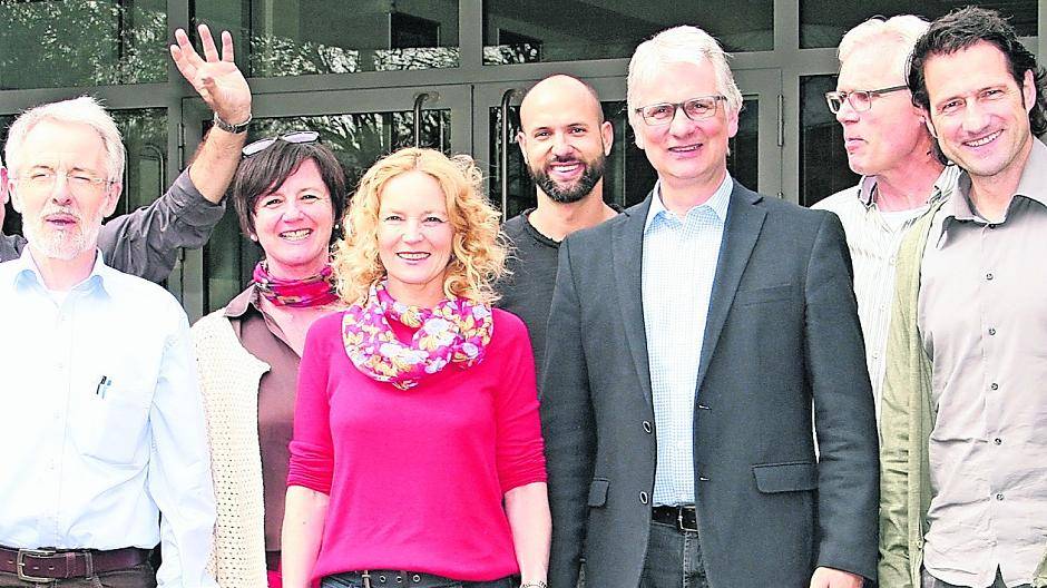  Die Organisatoren um Schulleiter Burkhard Wahner (3.v.r.) freuen sich auf viele Gäste bei den Feierlichkeiten der Realschule. 