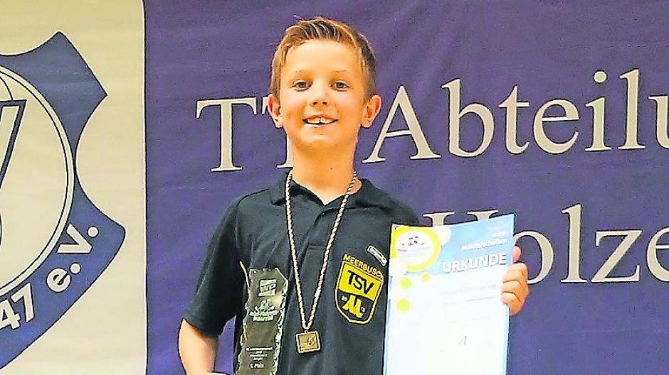 Vincent Grüneklee auf dem Siegertreppchen.