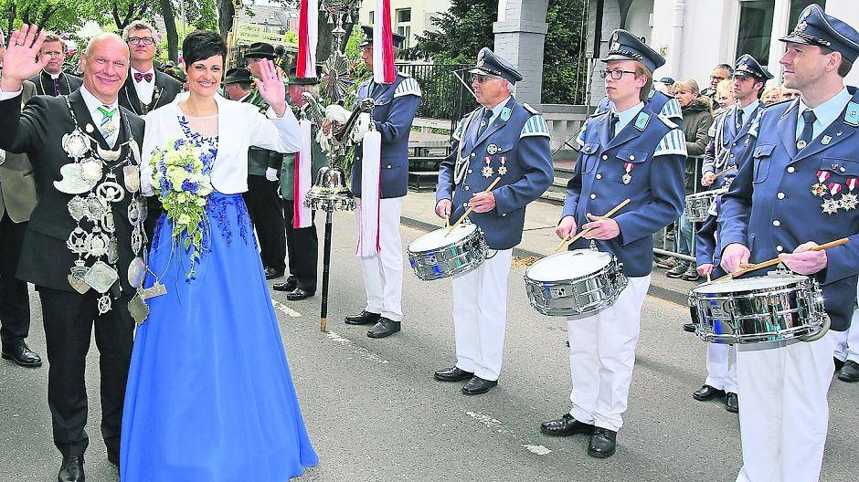  König „Niko“ I. Neuville und seine Herzensdame Daniela erlebten in Büderich wundervolle Tage. 