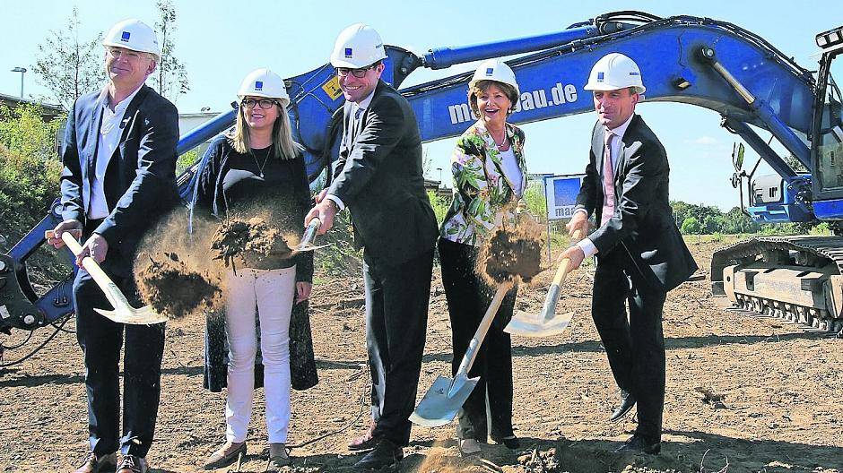 Symbolischer Spatenstich in Büderich