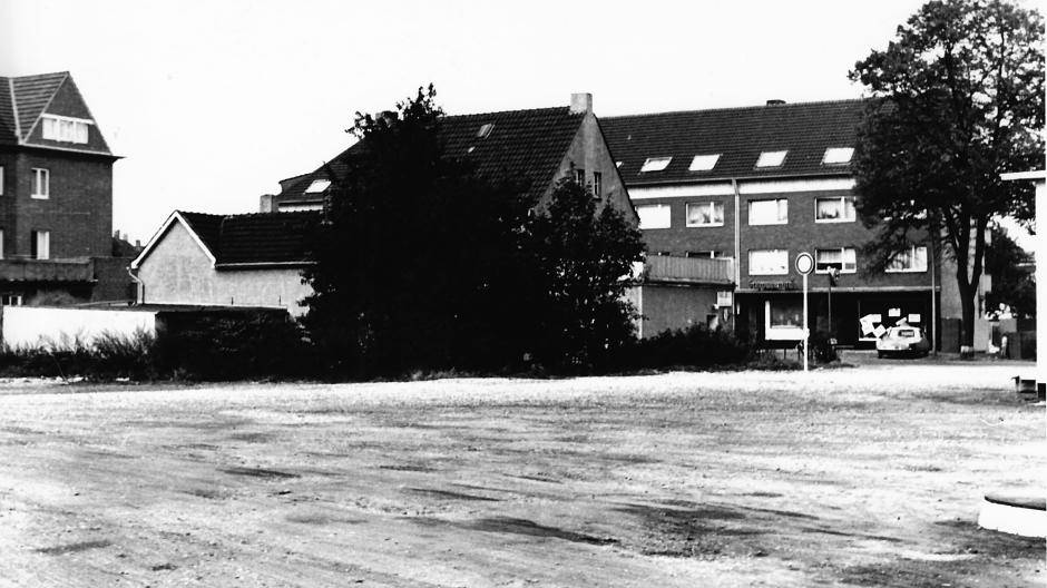 Hierbei handelt es sich um das Deutsche Eck, von der Düsseldorfer Straße/ Ecke...